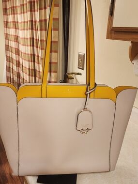 Kate Spade Magnolia Street Medium Double Pocket Tote bag. 
